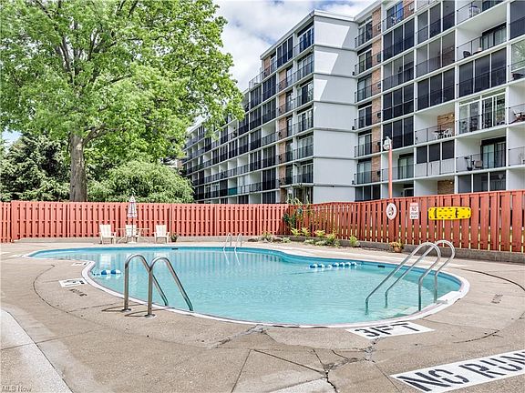 3rd image of 2331 E Market St APT 122