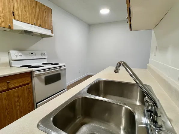 Durham County, 358 Hooper Cres NW, Edmonton, AB T5A 4P3