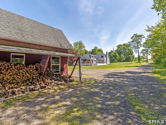 4th image of 159 Bear Swamp Road
