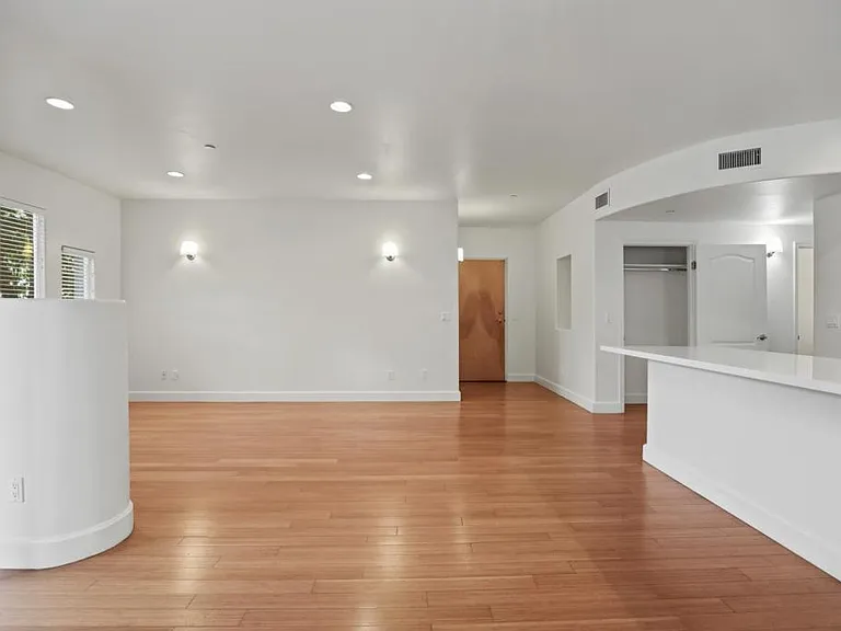 1433 Federal Ave #101 — Photo 10