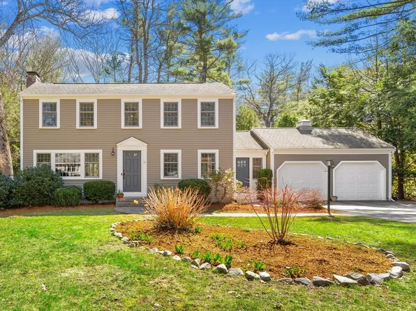 13 Mohegan Rd, Acton, MA 01720