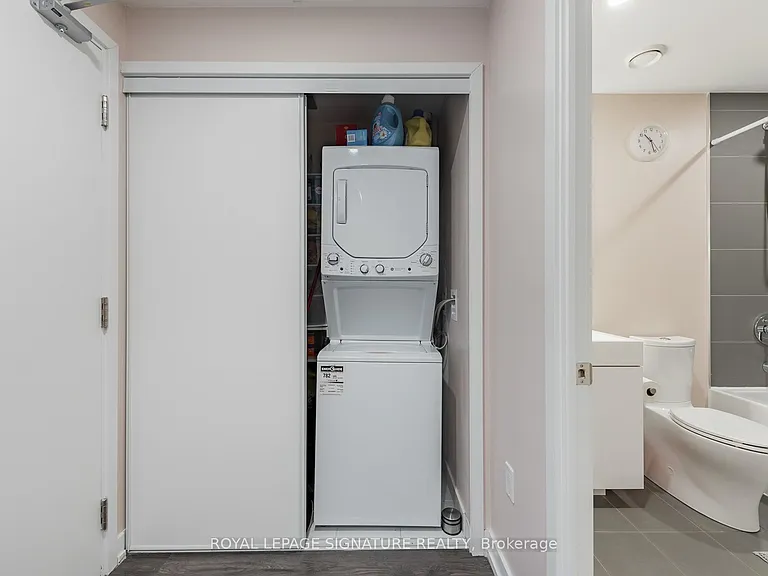 33 Helendale Ave #2105 — Photo 17