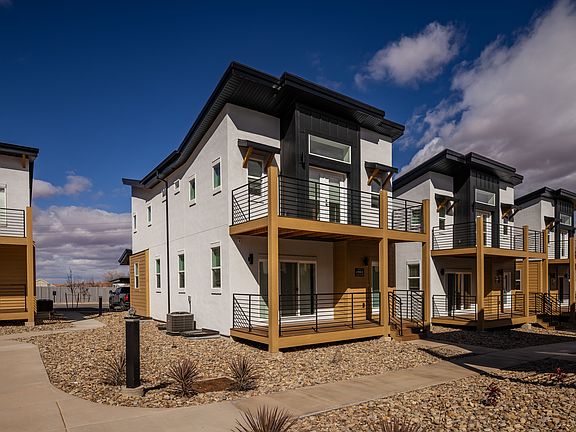 2nd image of 2910 E Desert Sol Ct
