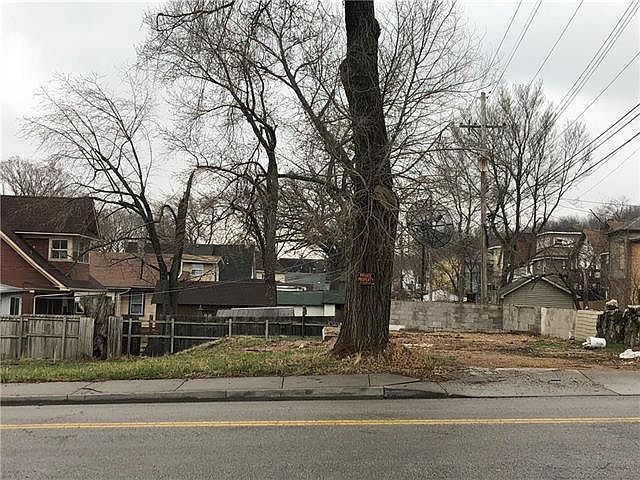 1st image of 1521 S 14th St