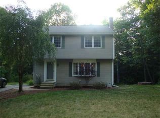 11 Birches Rd, Hubbardston, MA 01452