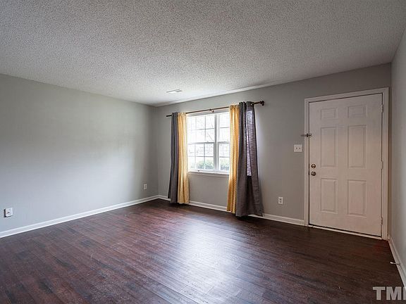 5th image of 119 Denver Ave