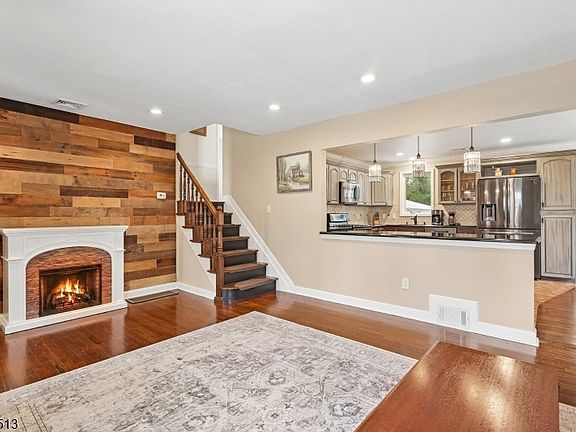 3rd image of 57 Sherwood Rd