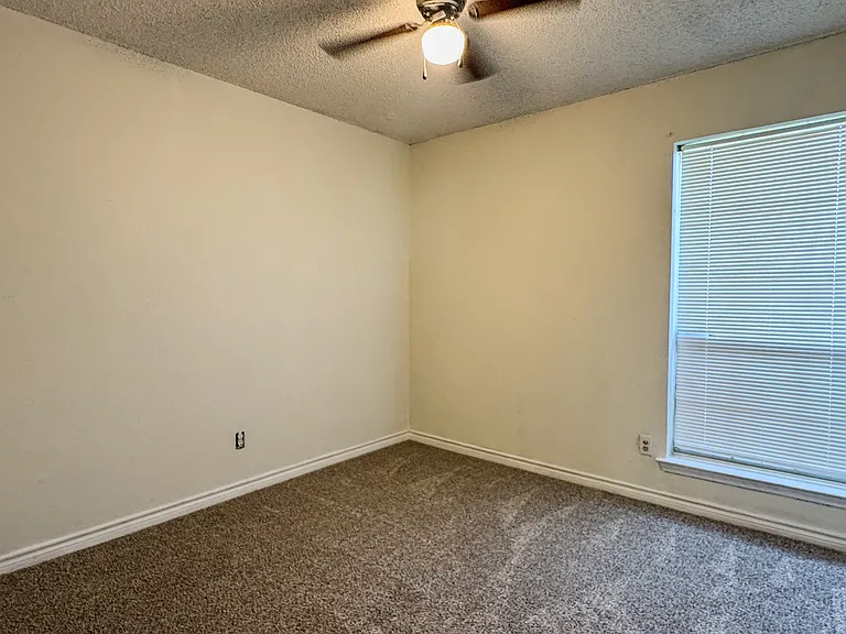 3016 Eastland Ave — Photo 15