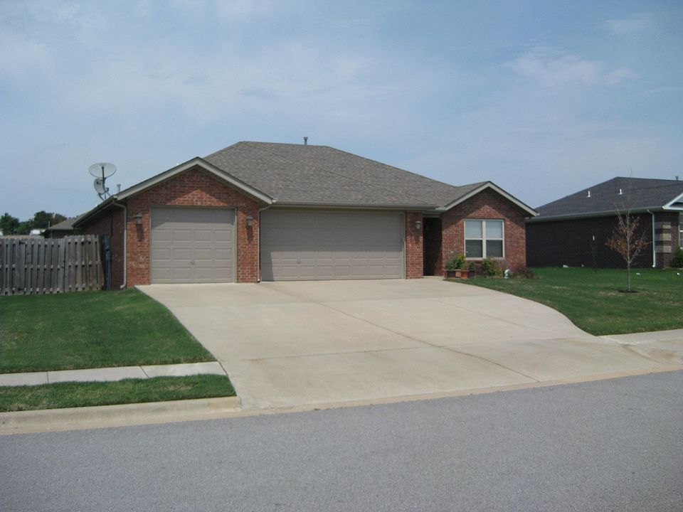 1st image of 516 Eagle Dr