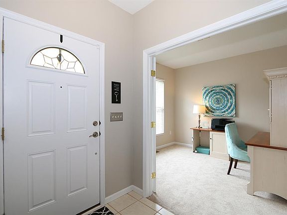 2nd image of 884 Ellery Dr