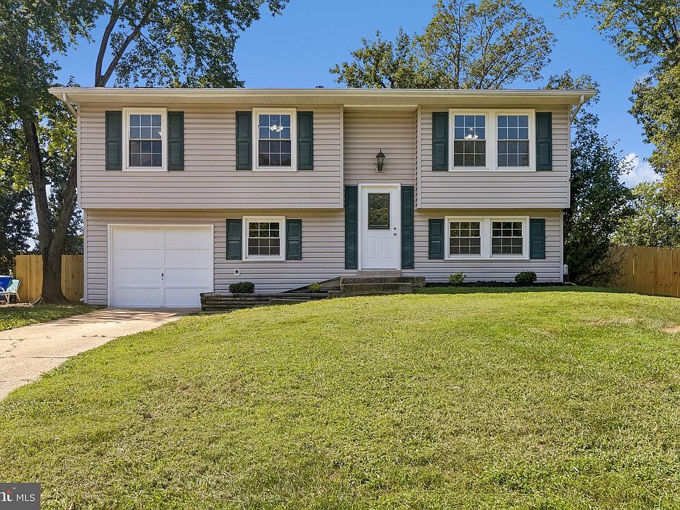 1st image of 2153 Crest Cir