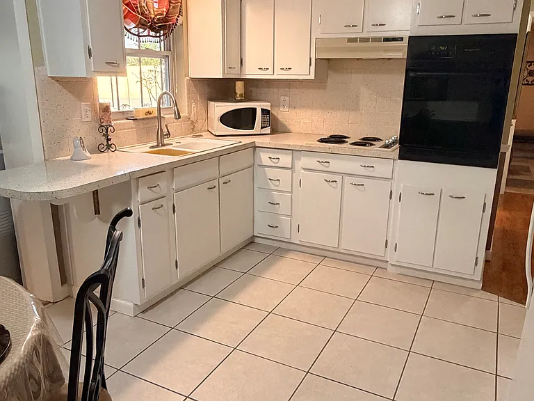 4923 Genesis Ave — Photo 14
