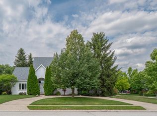 14074 Doubletree Ln, Carmel, IN 46032