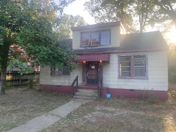 971 S 16th Ave, Laurel, MS 39440