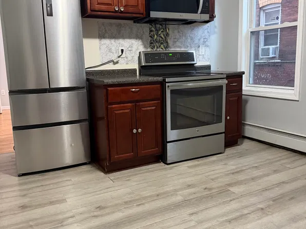 98-100 Shultas Pl #98, Hartford, CT 06114