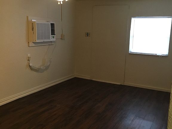 5th image of 1910 Chestnut St Unit B