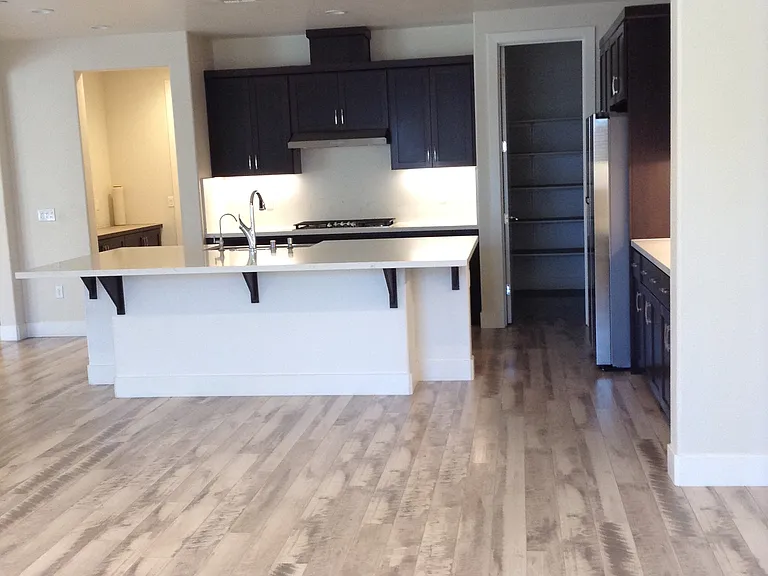 413 Wayland Loop — Photo 7