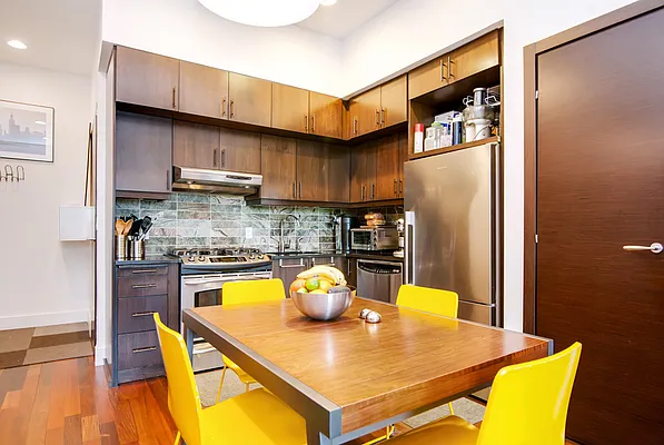 Sold by Compass | media 21