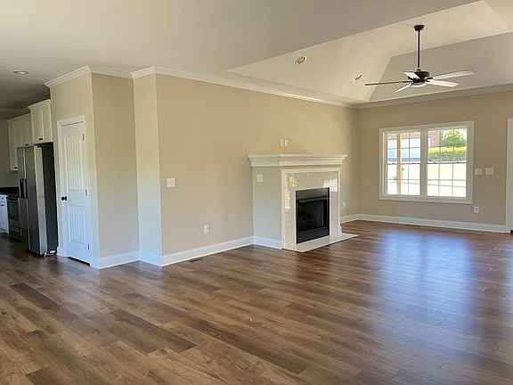 4th image of 3006 Vicksburg Rd