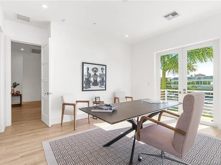 55 SE Seminole St #1-A — Photo 42