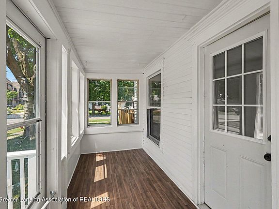 3rd image of 1318 Chelsea Ave