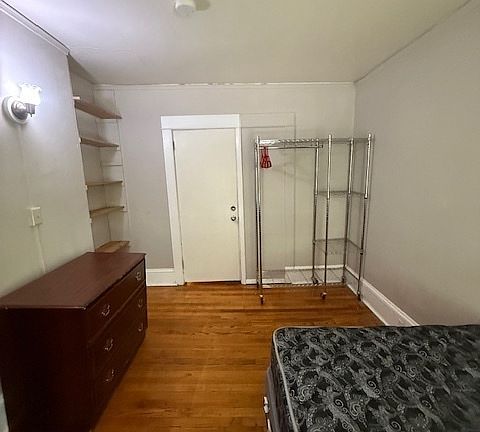 4th image of 505 Wyckoff Rd