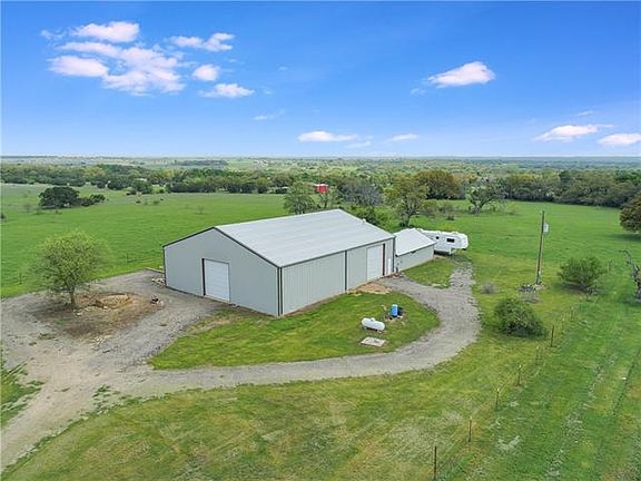 3rd image of 1616 County Road 204