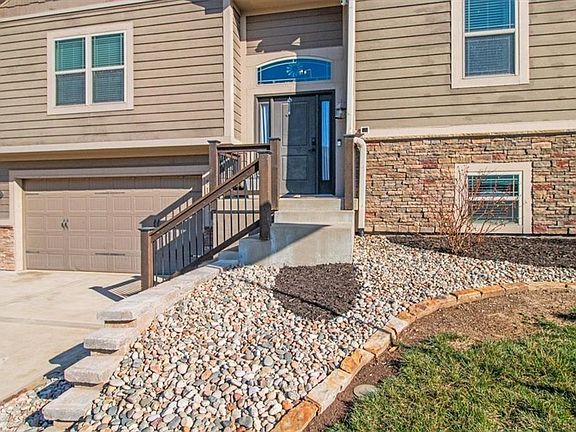 3rd image of 818 W Rader St