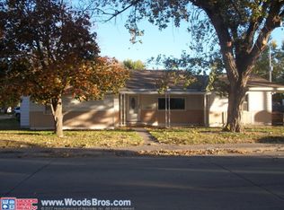 2122 W 4th St, Grand Island, NE 68803