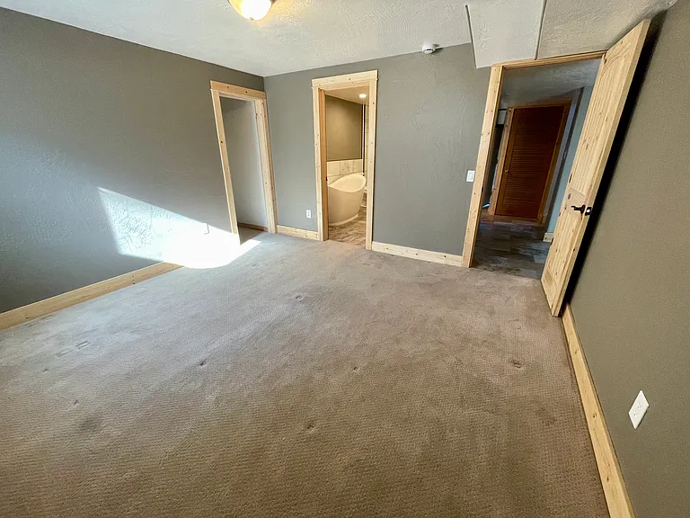 Master bedroom 1