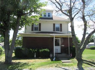 424 N 6th St, Youngwood, PA 15697