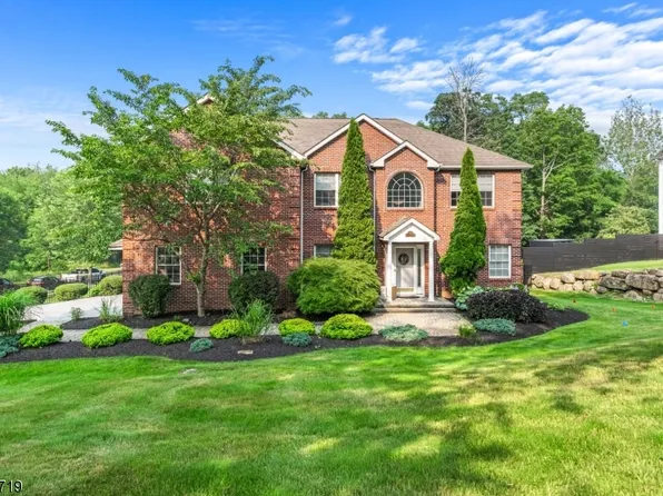 17 Boa Vista Dr, Jefferson Twp., NJ 07849