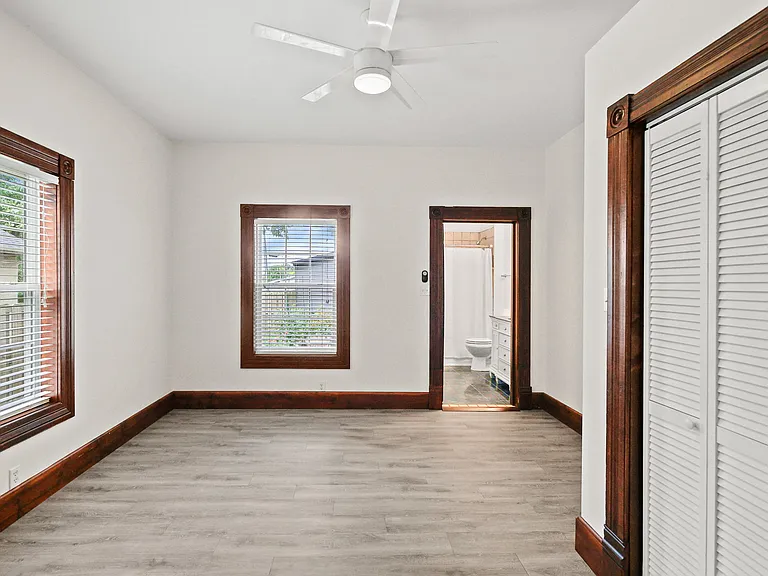 241 Coventry Pl — Photo 32