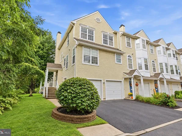 9206 Wrensong Ct, Palmyra, NJ 08065