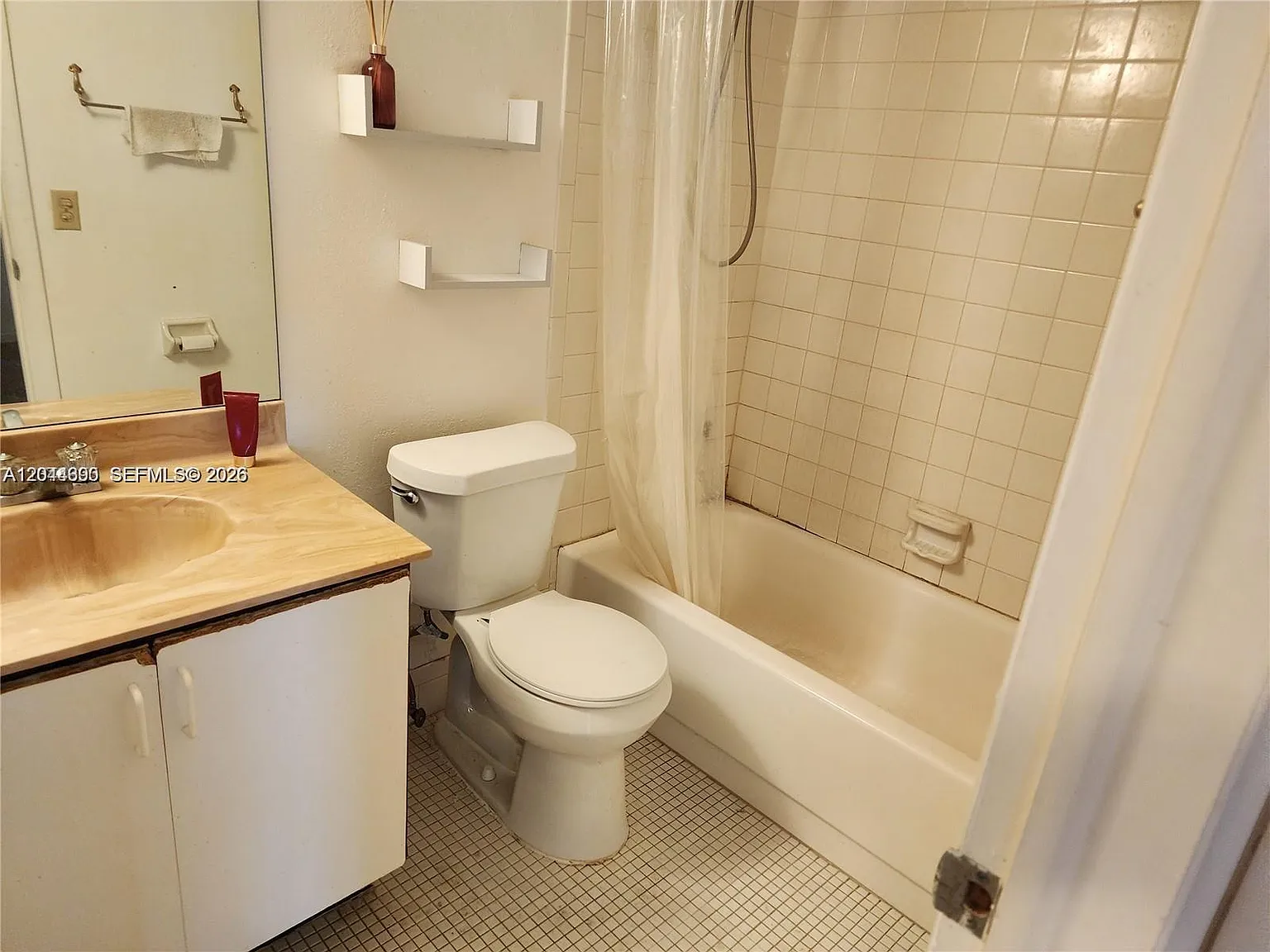 Bermuda Club Nine Condo — Photo 3