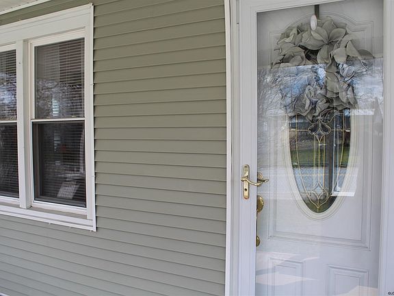 3rd image of 15 Richardson St