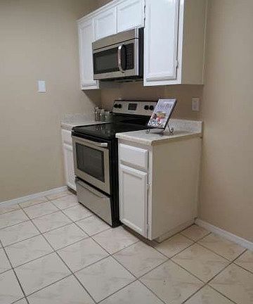 5th image of 9047 Old Sky Harbor Dr