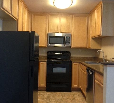 5th image of 3555 Grove St Unit 230