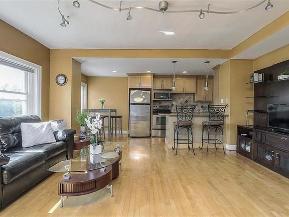 5th image of 323 Emanuel Cleaver Ii Blvd APT 4C
