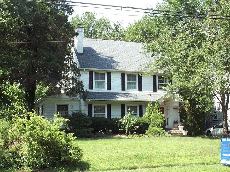 CLASSIC 1924 COLONIAL
