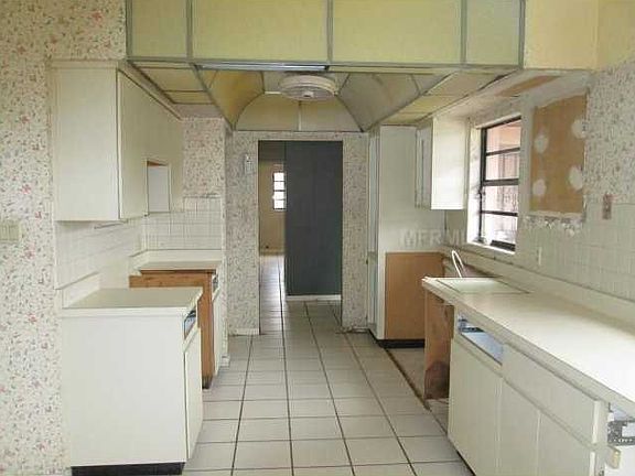 5th image of 2119 W Dallas Ave