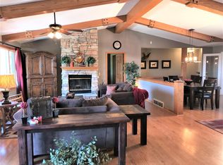 6434 Briarwood Dr, Burlington, WI 53105