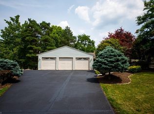 7225 Spanghurst Dr, Walton Hills, OH 44146