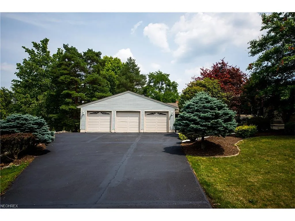 7225 Spanghurst Dr photo 1