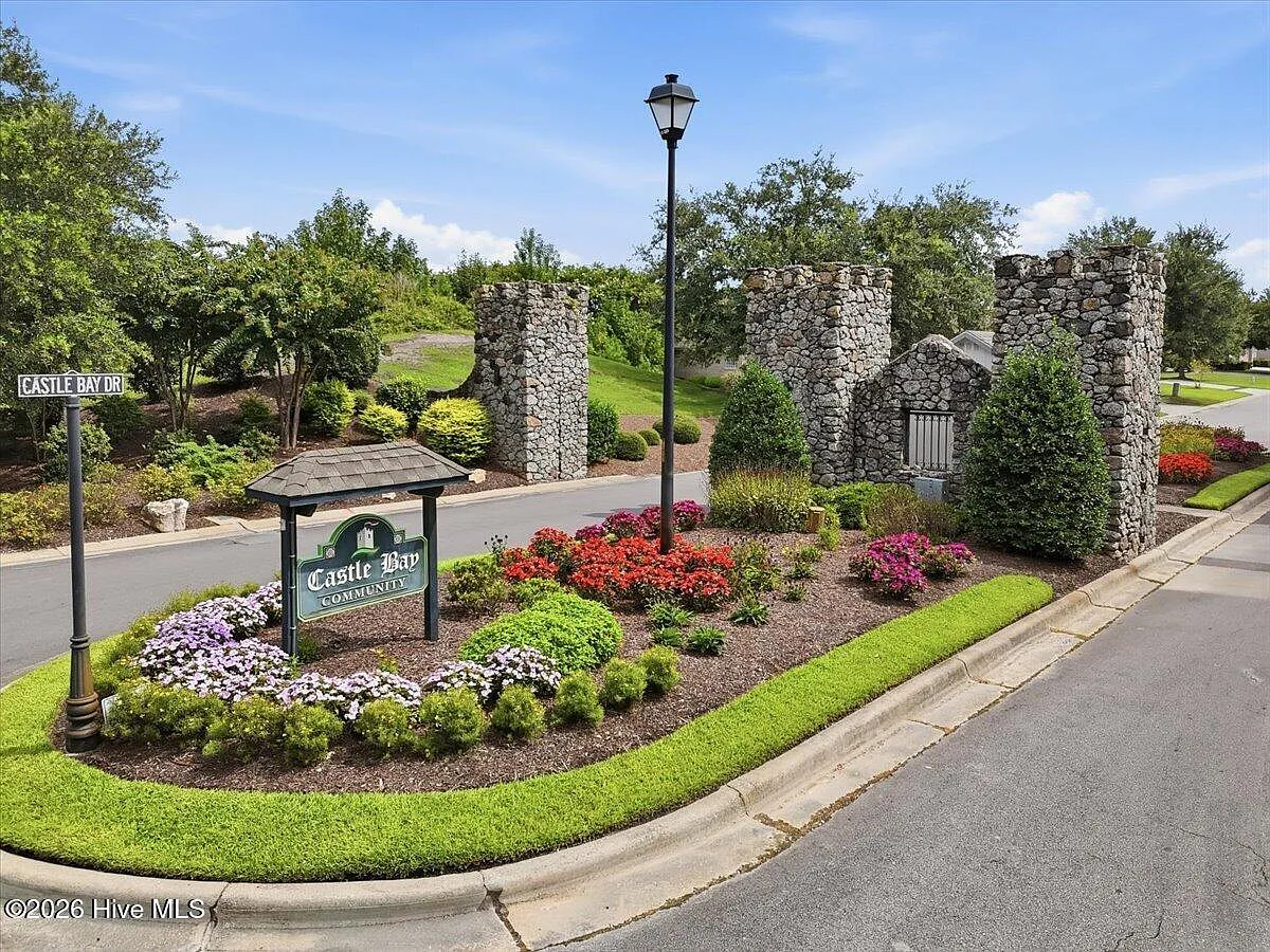 4 bed, 3.0 bath, 2116 sqft, $2,950 — Photo 1