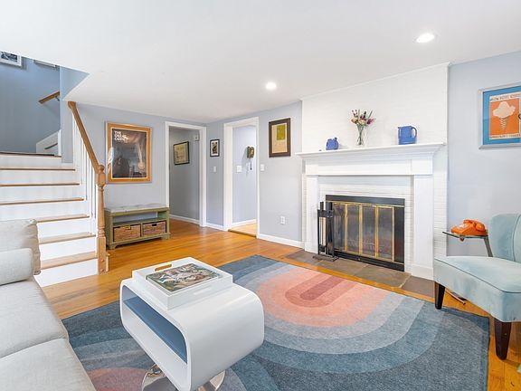 5th image of 23 Leach Ln