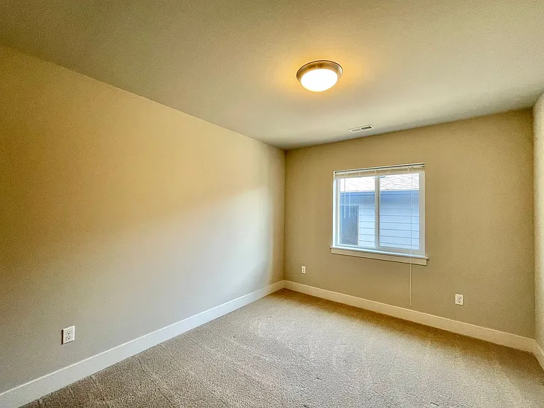 1525 184th St SW — Photo 11