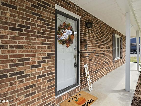 5th image of 2414 Southview Dr