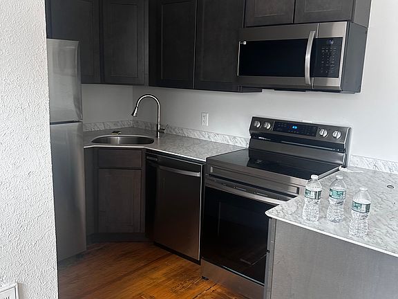 2nd image of 530 Main St #7