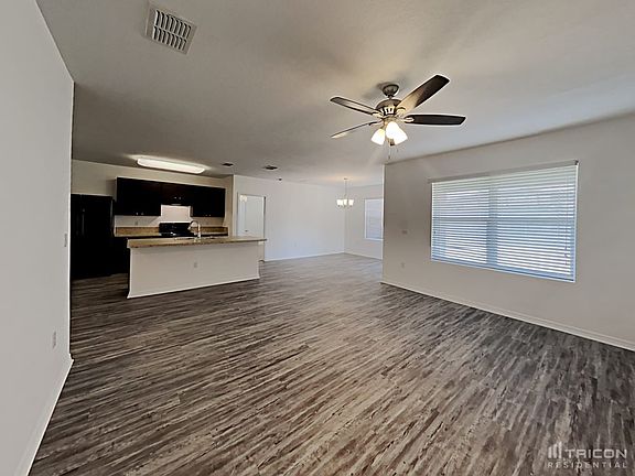2nd image of 4906 Pall Mall St E